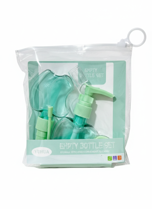 علب بلاستيكية فارغة