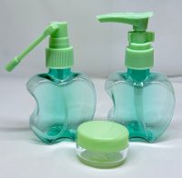 علب بلاستيكية فارغة