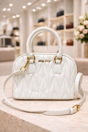 من أفخم الماركات العالمية حقيبة MIUMIU
