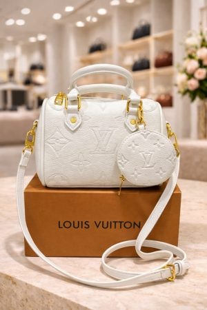 من أفخم الماركات العالمية حقيبة  LOUIS VUITTON