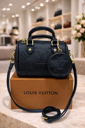 من أفخم الماركات العالمية حقيبة LOUIS VUITTON